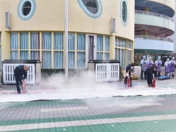 ������ͯ�У���ȫ���ļ� �崨��ʵ���׶�԰��չ����Ӧ����ɢ�����