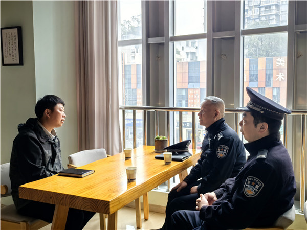 �����񾯽�У԰ �����ر���Сѧ��չ���ν��������