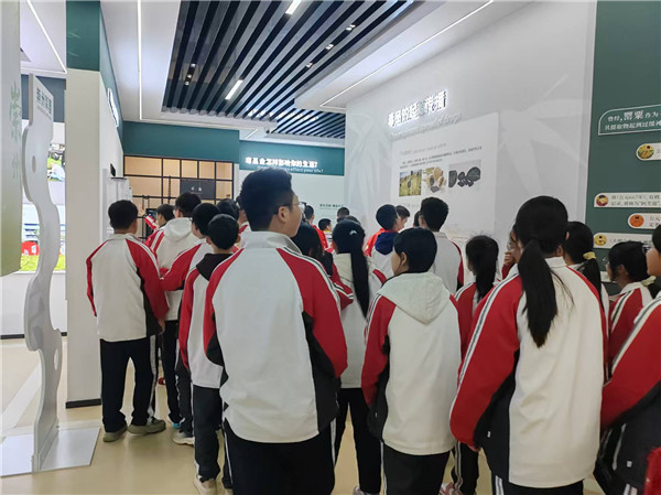 �ҿ���Ʒ��αװ��ߡ���������ѧʵ��ѧУ����ѧ���ഺ����