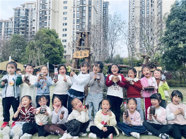 �������׶�԰��չ����ֲ���ã�ͯ�����̡�ֲ��������