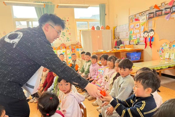 ��ɽ�л����׶�԰��չ�����С�νӻ