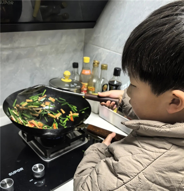 “五个一”点亮假期,锦绣青城幼儿园萌娃在实践中成长