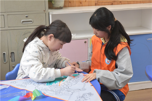 �ɶ�ʯ����ҵѧУ�������м���ѧУ��ѧ��Ϊ�ؽ�ѧ����ȥ��ů