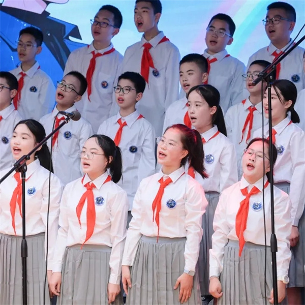 �����𴦣����뻨������������ѧ�ӳ����ഺ����