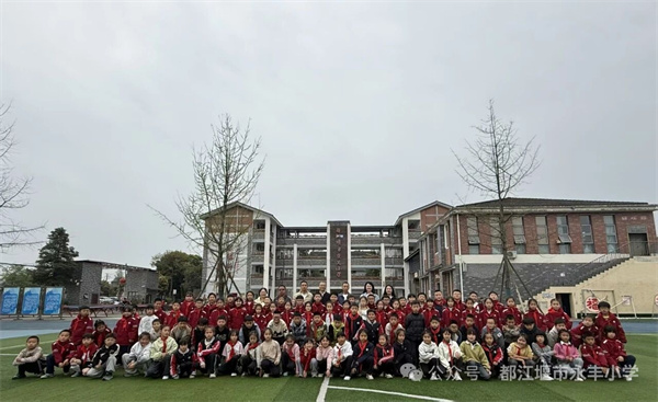 �������顰Ȥ������������Сѧѧ�Ӹ�����Сѧ����һ����